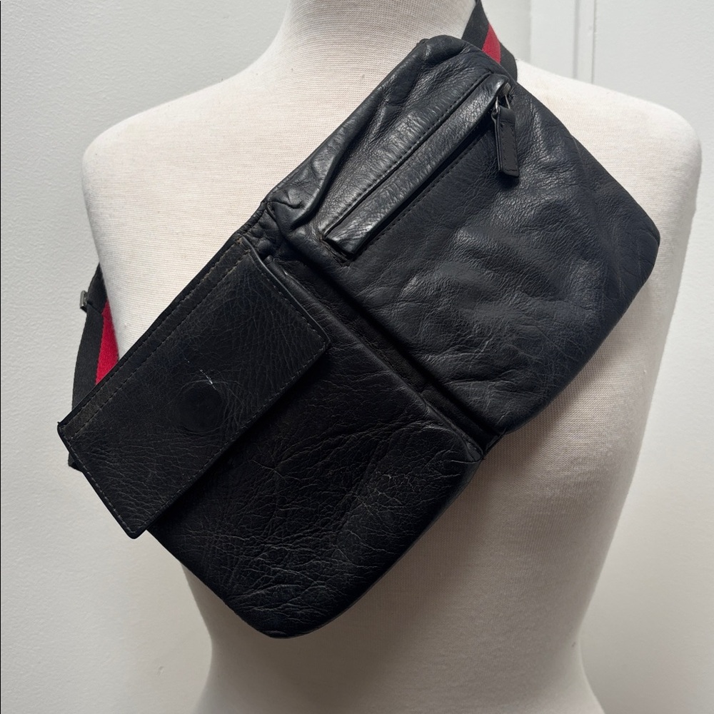 CUSTOM BLACK LEATHER BELT BAG WITH GUCCI BUCKLE